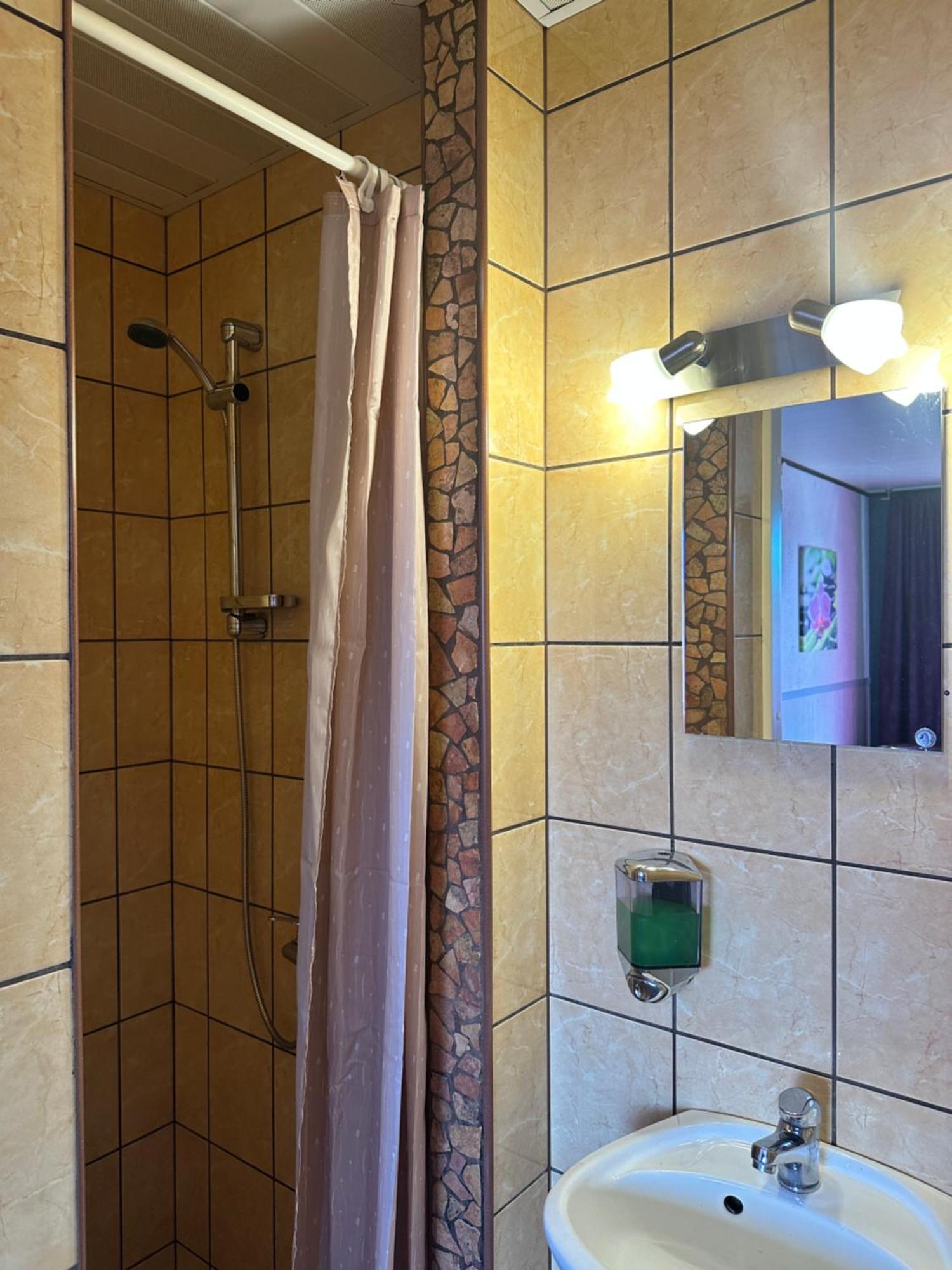 פארנו Guesthouse Maenniku מראה חיצוני תמונה