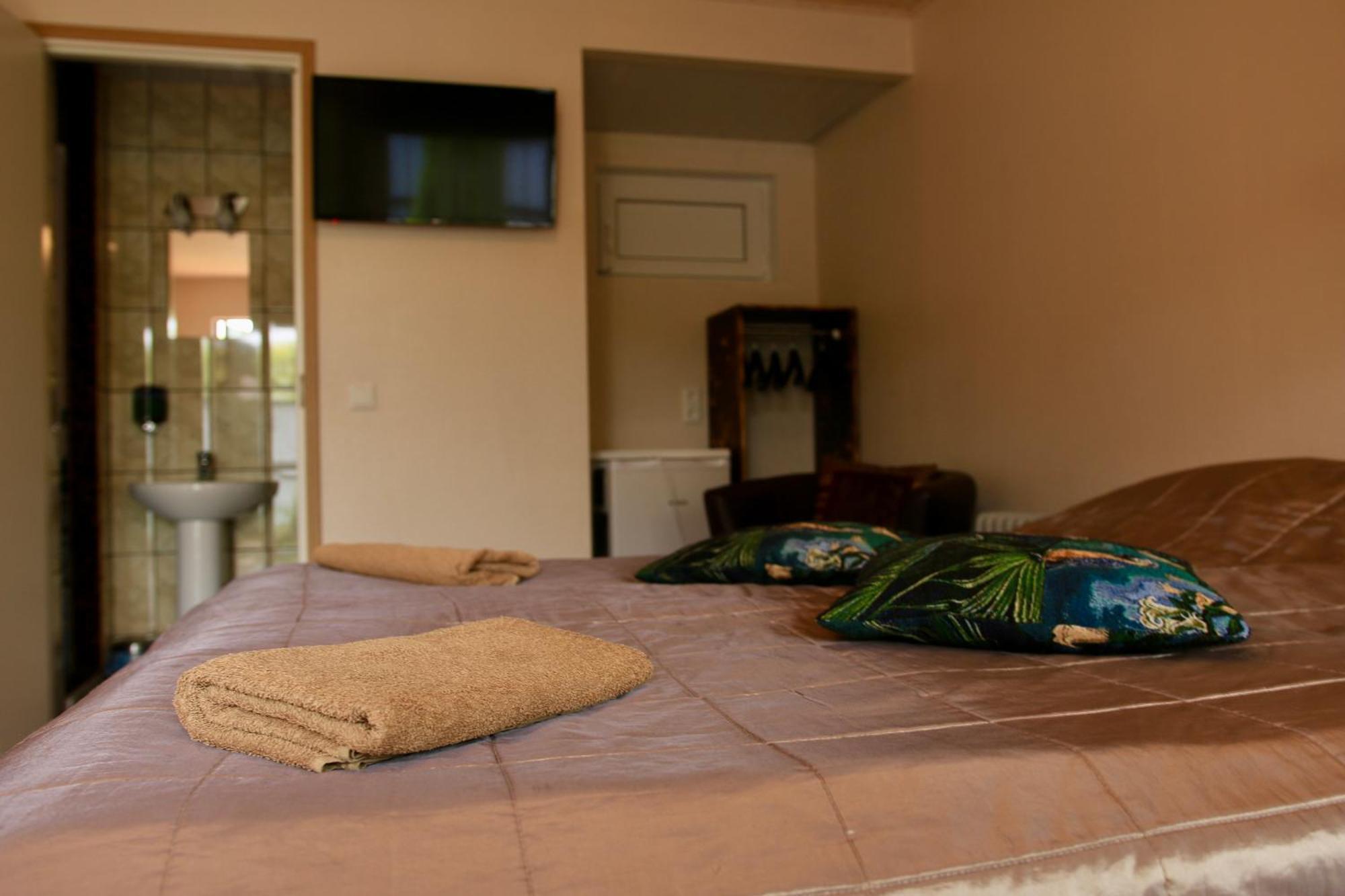 פארנו Guesthouse Maenniku מראה חיצוני תמונה