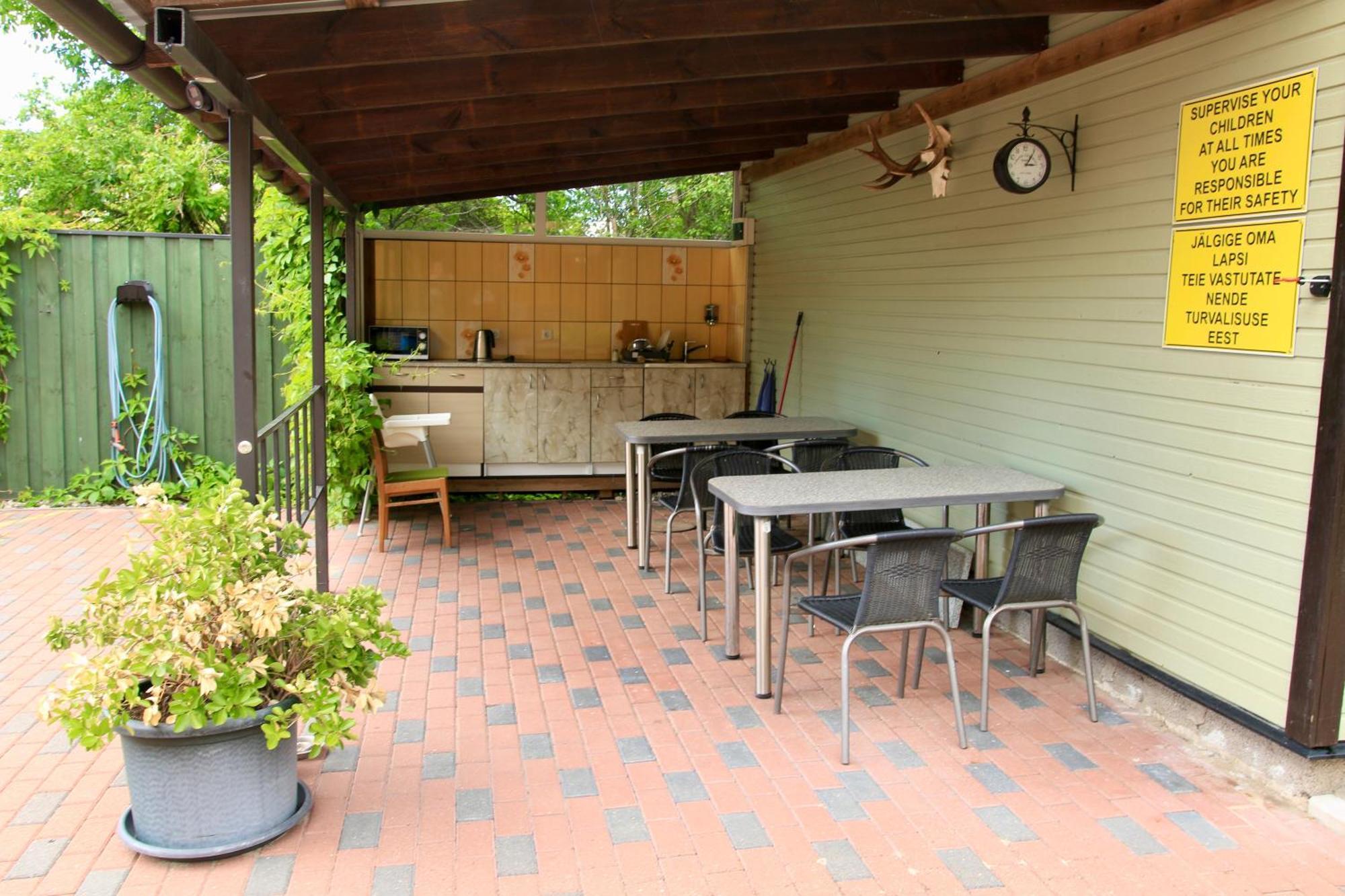 פארנו Guesthouse Maenniku מראה חיצוני תמונה